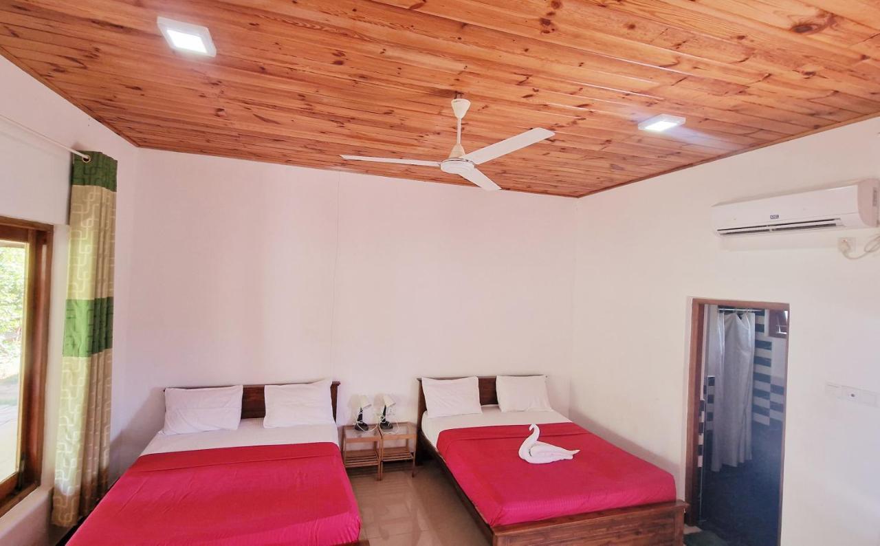Italian Guest Hotel Trincomalee Eksteriør billede