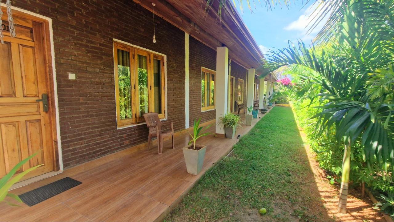 Italian Guest Hotel Trincomalee Eksteriør billede
