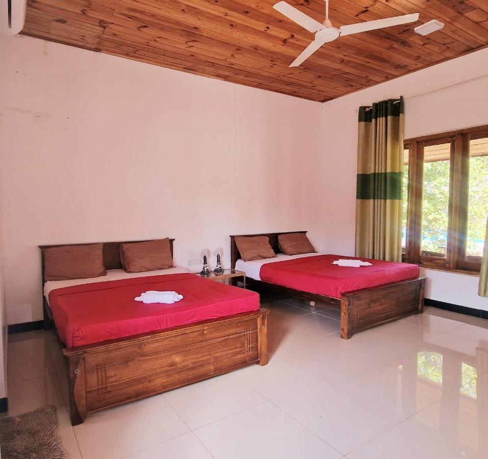 Italian Guest Hotel Trincomalee Eksteriør billede