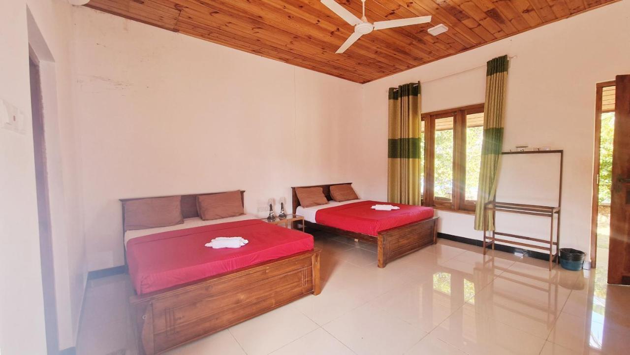 Italian Guest Hotel Trincomalee Eksteriør billede