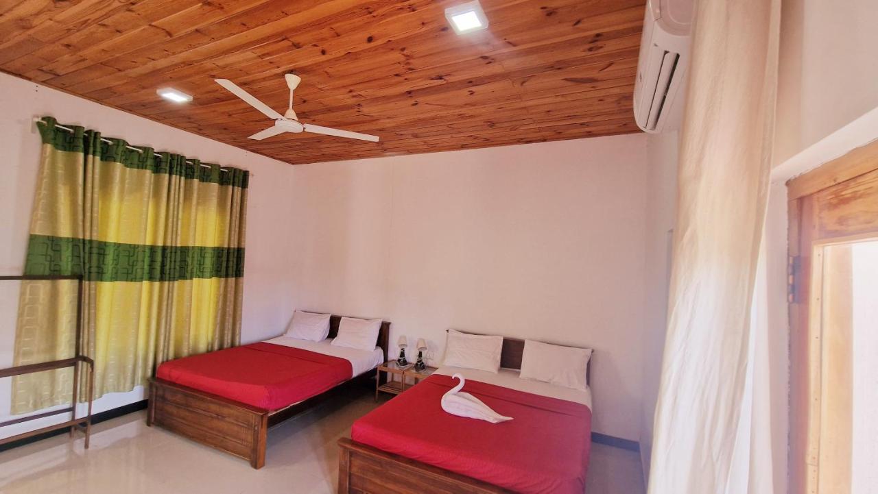 Italian Guest Hotel Trincomalee Eksteriør billede