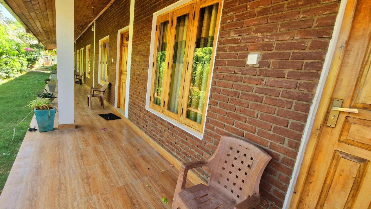 Italian Guest Hotel Trincomalee Eksteriør billede